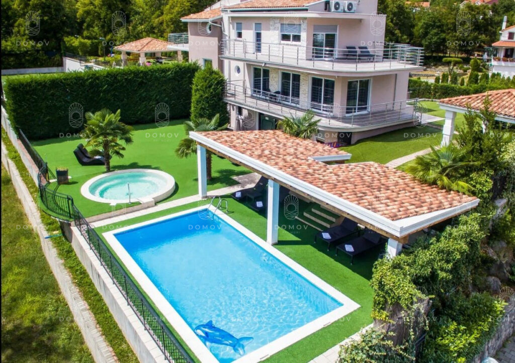 Opatija, okolie - dom na predaj