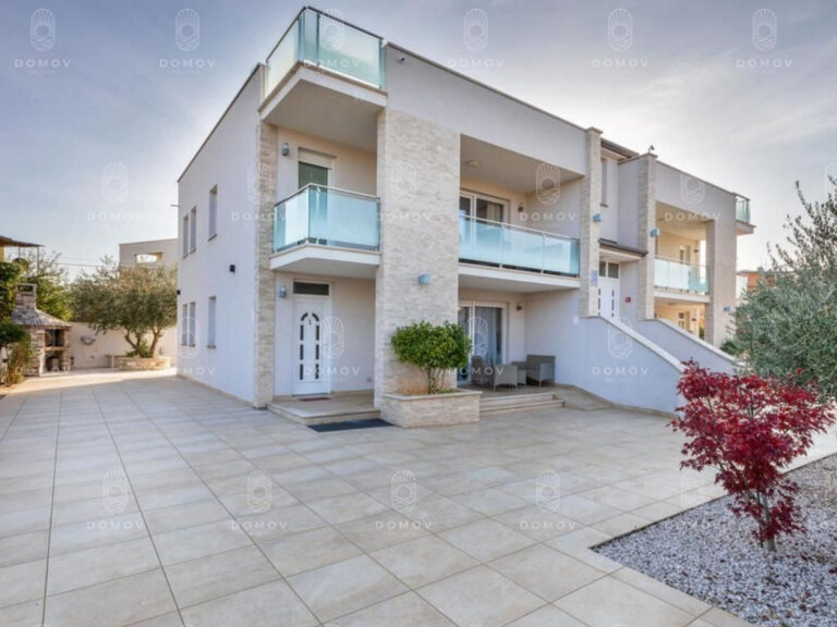 Umag, apartmán pri mori na predaj